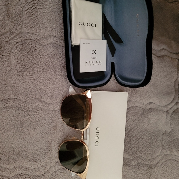 NWOT Gucci Sunglasses - Picture 1 of 3